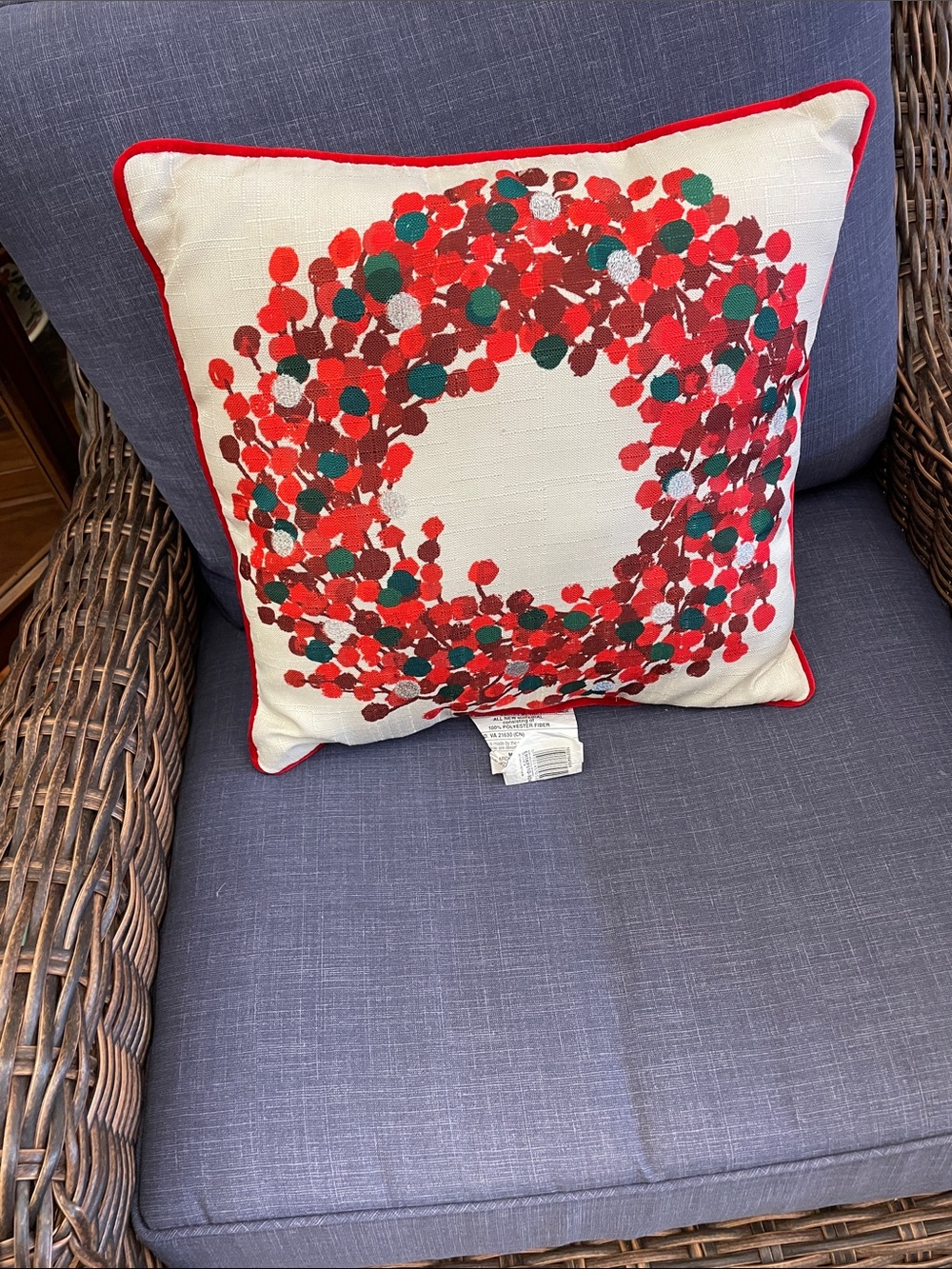 Home Holiday Red Wreath Decorative Throw Pillow - Brand Unspecified